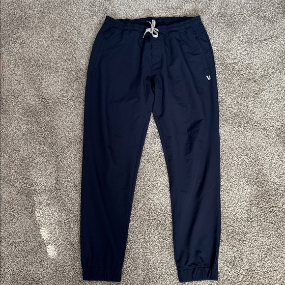 Vuori Transit Jogger in Ink - Picture 7 of 11
